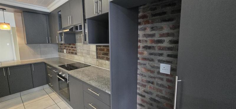 3 Bedroom Property for Sale in Reebok Western Cape